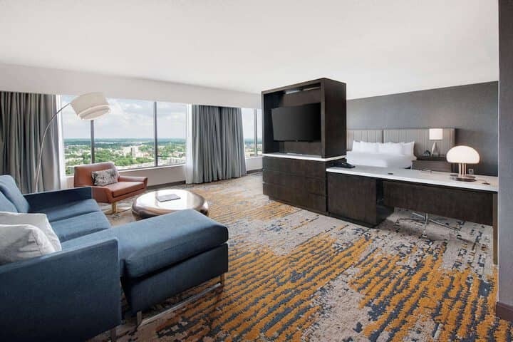 Room 25 of 76