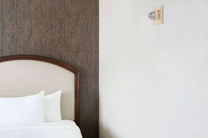 Room 12 of 76